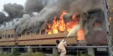 ट्रेनों में आगजनी का खौफ: RPF ने Howrah, Indore-Jodhpur Express और Sasaram के मामलों की जांच की तेज