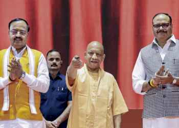 Uttar Pradesh में Yogi Adityanath सरकार की नई स्थानांतरण नीति को कैबिनेट की हरी झंडी, किसानों पर भी खास ध्यान