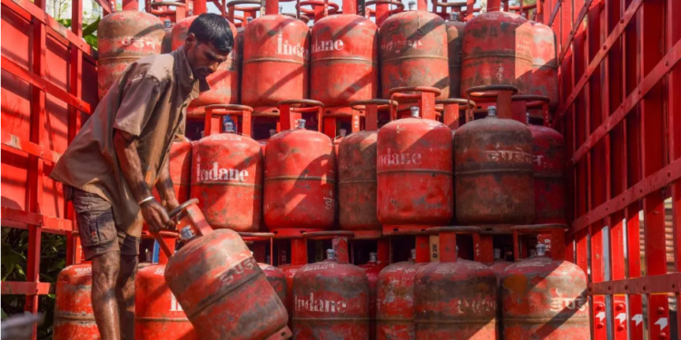 घरेलू LPG गैस सिलेंडर की कीमतों में भारी उछाल, Delhi, Mumbai और Patna सहित पूरे India में नई कीमतें लागू