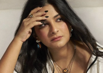 Anil Kapoor की बेटी Rhea Kapoor के 1.35 करोड़ के झुमके Mumbai से New York जाते समय हुए चोरी