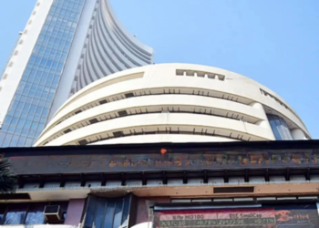 शेयर बाजार में शानदार शुरुआत: Sensex और Nifty में उछाल, लेकिन US Dollar के मुकाबले Rupee कमजोर