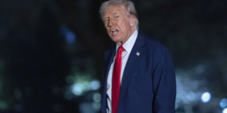 Washington में Donald Trump की सैन्य शक्तियों को सीमित करने का प्रस्ताव पास, Iran के खिलाफ कांग्रेस की अनुमति अनिवार्य