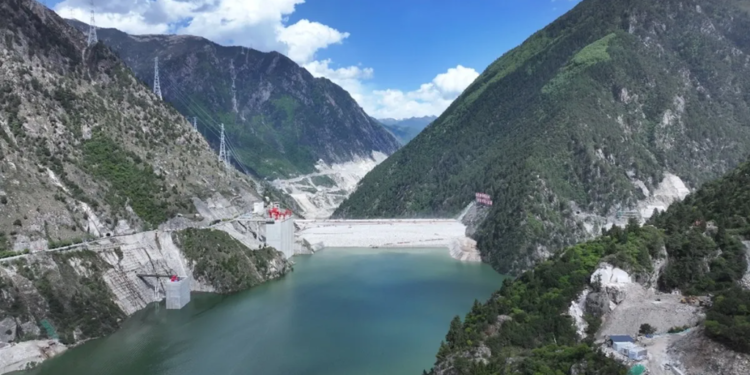 China का Motuo मेगा डैम: Yarlung Tsangpo नदी पर India और Bangladesh के लिए बना नया खतरा