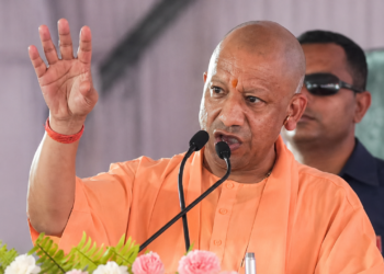 NCRB के आंकड़ों में गिरा UP का अपराध ग्राफ, Meerut, Agra और Varanasi जोन में पुलिस की भारी कार्रवाई