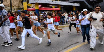 Venezuela में आपदा का कहर, राजधानी Caracas में इमारतें ढहीं और सुनामी का अलर्ट जारी