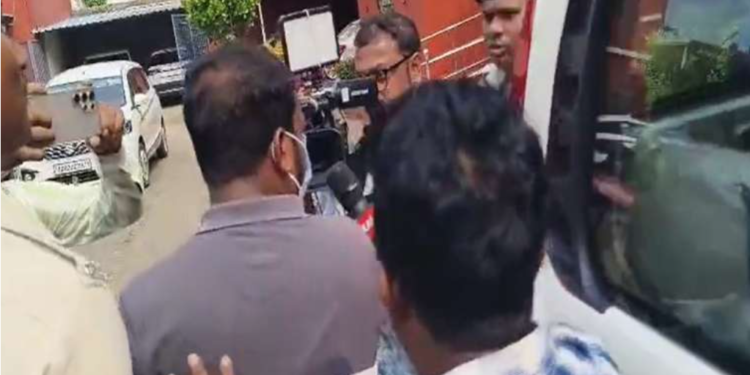 Bhubaneswar के Capital Police Station में दर्ज हुई FIR, Keonjhar के Laxman Hembram और Monalisa Behra पर जालसाजी का आरोप