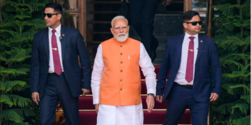 PM Narendra Modi आज Surat और Daman में करेंगे महा-उद्घाटन, Vadodara-Mumbai Expressway समेत कई योजनाओं की शुरुआत