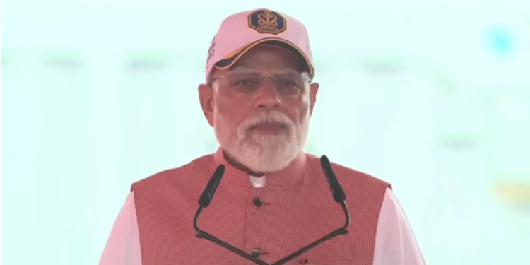 PM Modi ने Kolkata में कहा- Indian Navy के नए वॉरशिप से पैदा होंगे लाखों रोजगार