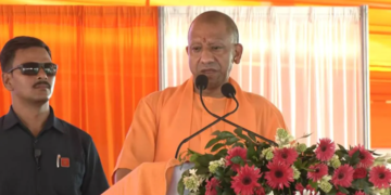 Yogi Adityanath का विपक्ष पर तंज, Saifai और Gonda में विकास की तुलना