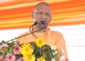 Yogi Adityanath ने Kushinagar में विपक्ष पर साधा निशाना, कहा- Double Engine सरकार ने खत्म किए मच्छर और माफिया