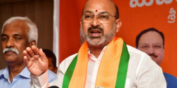 Hyderabad: स्कूल में बच्चों को मिला ‘कलमा’ याद करने का होमवर्क, भड़के केंद्रीय मंत्री बंडी संजय बोले- ‘हमारी सरकार आई तो तिलक लगाना करेंगे अनिवार्य’