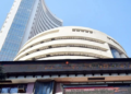 Share Market: दिनभर के भारी उतार-चढ़ाव के बाद सपाट बंद हुआ बाज़ार; IT ने संभाला, रियल्टी और बैंकिंग में बिकवाली