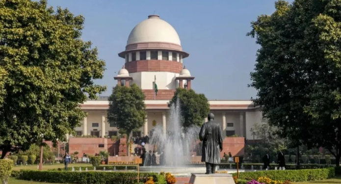 Supreme Court में CBSE की भाषा नीति का विरोध, Anand Grover और Mukul Rohatgi ने उठाए गंभीर सवाल