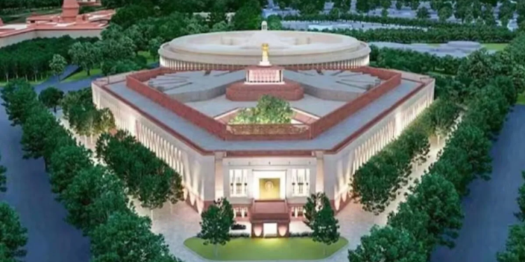 संसद का मानसून सत्र: विधेयकों पर चर्चा के बीच विपक्ष का हंगामा, मकर द्वार पर प्रदर्शन