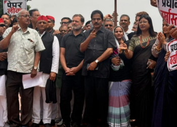 Rahul Gandhi और Priyanka Gandhi की हिरासत पर बवाल, Dharmendra Pradhan के इस्तीफे की मांग