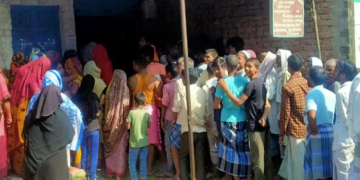 Uttar Pradesh के कोटेदारों का बड़ा प्रदर्शन, Charbagh पर रोके जाने के बाद दी राशन रोकने की धमकी