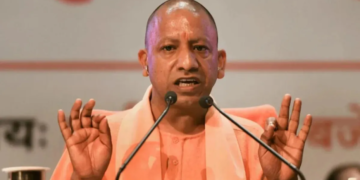 Uttar Pradesh के Gorakhpur में Yogi Adityanath का विपक्ष पर कड़ा प्रहार