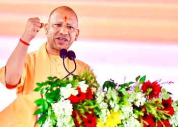 CM Yogi ने Ghazipur से दिया कड़ा संदेश: माफिया मिट्टी में मिल गए, UP में अब नो दंगा-सब चंगा