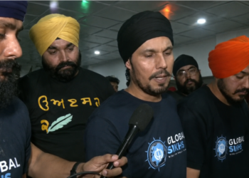 Assam Flood Relief में पहुंचे Randeep Hooda, बांटी राहत सामग्री