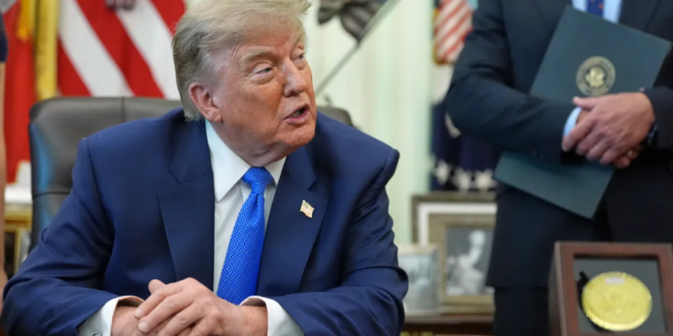 Iran पर Trump का नया प्रहार: युद्ध में मारे गए अमेरिकियों के लिए मुआवजे की मांग