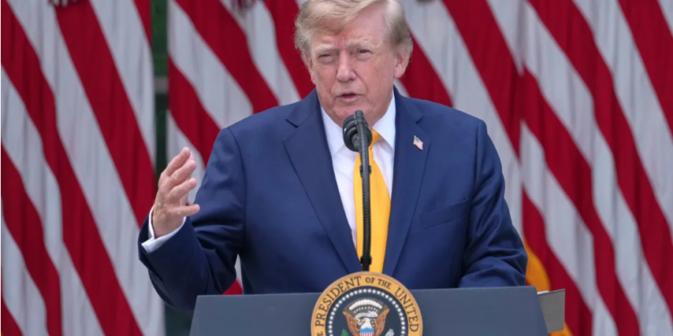 DHS के नए नियम से America में H-1B Visa पाना होगा बेहद महंगा, Donald Trump प्रशासन का बड़ा कदम