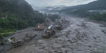 Nepal Floods: Nepal में तबाही के बाद 275 से ज्यादा Indians लापता, India ने भेजी 11 टन राहत सामग्री