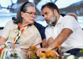 Congress नेताओं Sonia Gandhi और Rahul Gandhi के खिलाफ Vande Mataram के कथित अपमान का मामला दर्ज