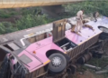 Anantapur Bus Accident: Poguru Bridge से नीचे गिरी प्राइवेट वोल्वो बस, 10 यात्रियों की हालत गंभीर