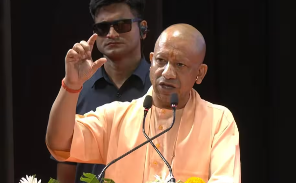 Lucknow में CM Yogi Adityanath का बयान, UP में Sugar Stock की नहीं है कोई कमी