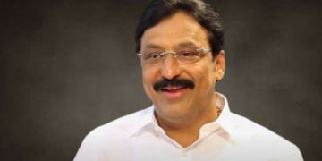 Joint Collector का पद छोड़ Tollywood में एक्टर बने Vadlamani Srinivas