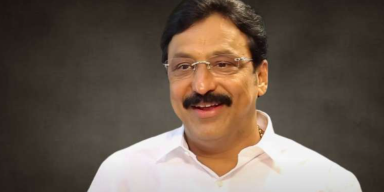 Joint Collector का पद छोड़ Tollywood में एक्टर बने Vadlamani Srinivas