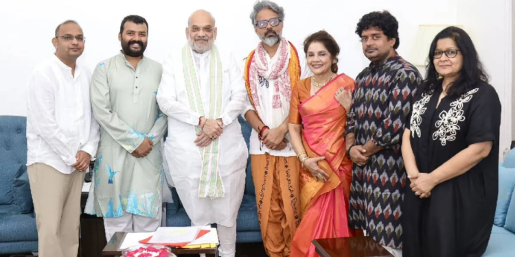 ‘हनुमान अंश’ की टीम से मिले अमित शाह, ‘रामबोला’ पर भी हुई चर्चा