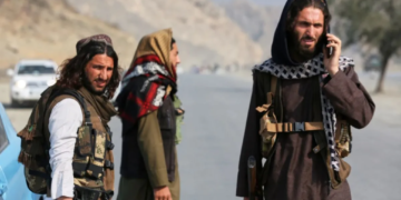 Pakistan-Afghanistan तनाव बढ़ा, 8 ड्रोन गिराने के बाद 10 ठिकानों पर हमले का दावा