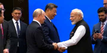 Bishkek में Vladimir Putin से मिले PM Narendra Modi, दिया BRICS Summit का न्योता