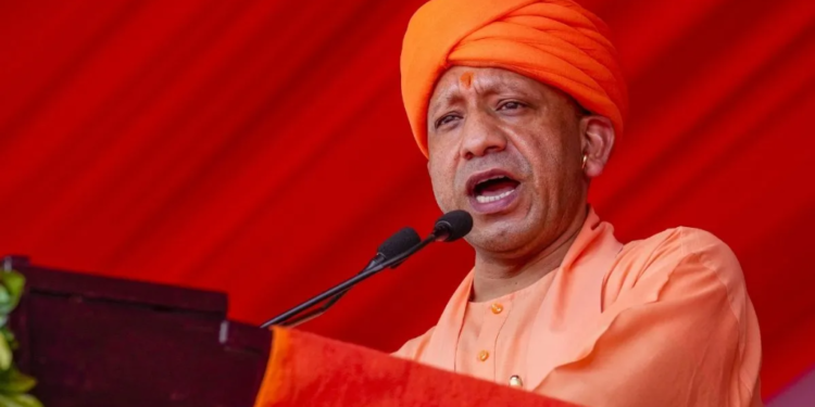 Mathura में CM Yogi Adityanath: श्रीकृष्ण जन्मभूमि दर्शन और 977 करोड़ के प्रोजेक्ट्स का शिलान्यास