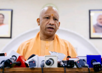 Ayodhya के वैभव से धार्मिक बदलाव तक, Gorakhpur में Yogi ने समाज को किया सतर्क