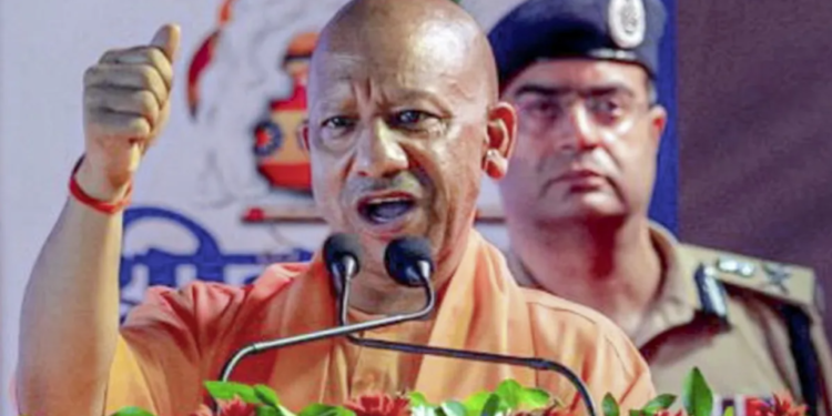 Varanasi में CM Yogi Adityanath का संबोधन, बोले- 2017 से पहले बेहद जर्जर थे Anganwadi Centers