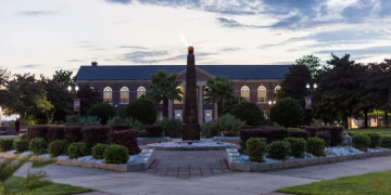Florida के Tallahassee में University के पास गोलीबारी, पुलिस ने शुरू की जिम्मेदारों की तलाश