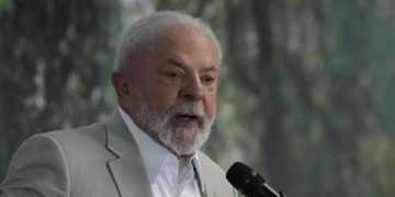 Brazil में Lula da Silva की सत्ता में वापसी, Flavio Bolsonaro को हराकर चौथी बार बनेंगे राष्ट्रपति; दुनिया पर भी पड़ेगा असर