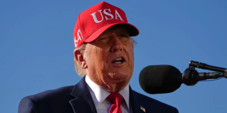 Iran की बदहाल अर्थव्यवस्था पर Trump का दावा, महंगाई 300% और तेल संकट का जिक्र; मजबूत डॉलर को बताया अमेरिका की ताकत