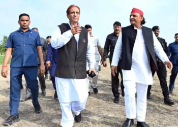 2027 चुनाव से पहले Azam Khan से मिलने Rampur जाएंगे Akhilesh Yadav, मुस्लिम सियासत को लेकर बढ़ी चर्चा