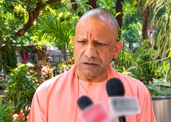 Yogi Adityanath का कांग्रेस पर तीखा प्रहार, Uttar Pradesh में 41 साल से सत्ता से बाहर रहने की दिलाई याद