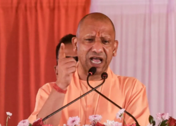 Kanpur में Yogi Adityanath ने गिनाईं विकास योजनाएं, Akhilesh Yadav और Rahul Gandhi पर साधा निशाना
