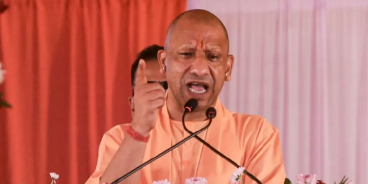 Kanpur में Yogi Adityanath ने गिनाईं विकास योजनाएं, Akhilesh Yadav और Rahul Gandhi पर साधा निशाना